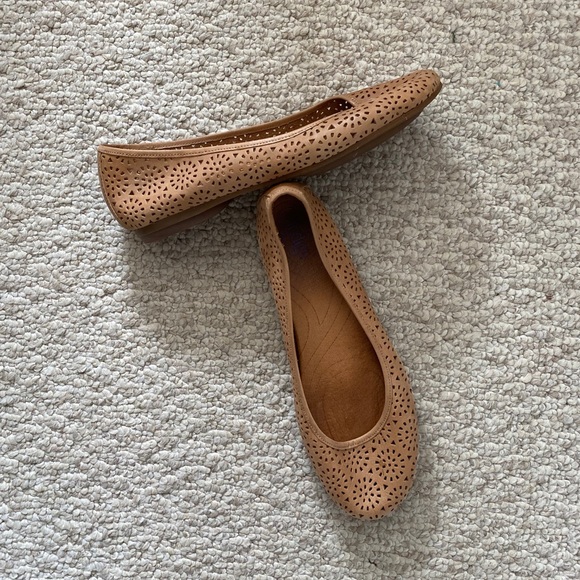 Indigo by Clarks Camel Leather Ballet Flats Cam - Picture 2 of 6